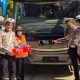Petugas gabungan menindak bus milik Pemkab Karawang.