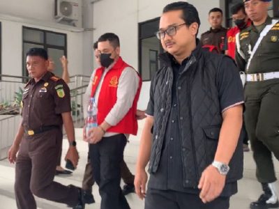 Tim Penyidik Kejaksaan Negeri (Kejari) Cianjur menetapkan tiga tersangka korupsi agrowisata.
