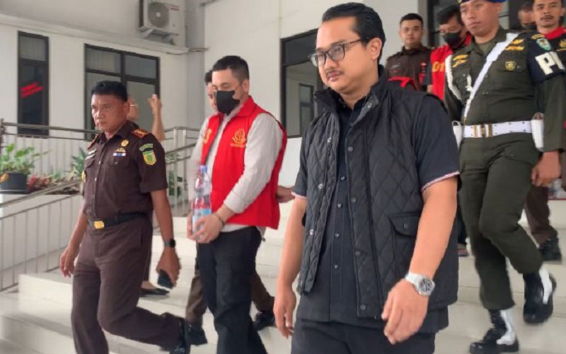 Tim Penyidik Kejaksaan Negeri (Kejari) Cianjur menetapkan tiga tersangka korupsi agrowisata.