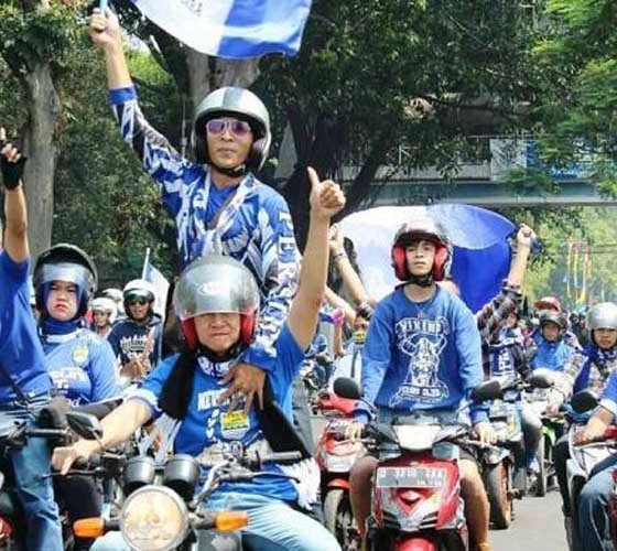 Bobotoh konvoi kemenangan Persib Bandung