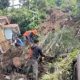 Evakuasi di lokasi longsor di Lembang