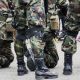 Ilustrasi seragam mirip militer