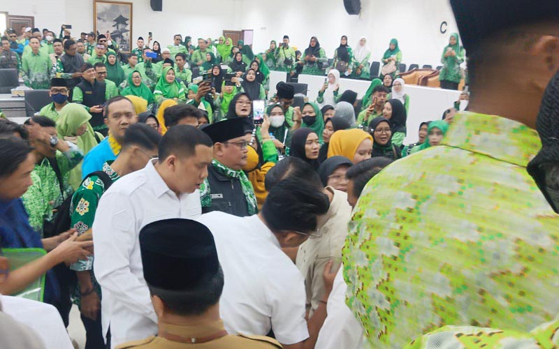 Demo guru honorer Cianjur
