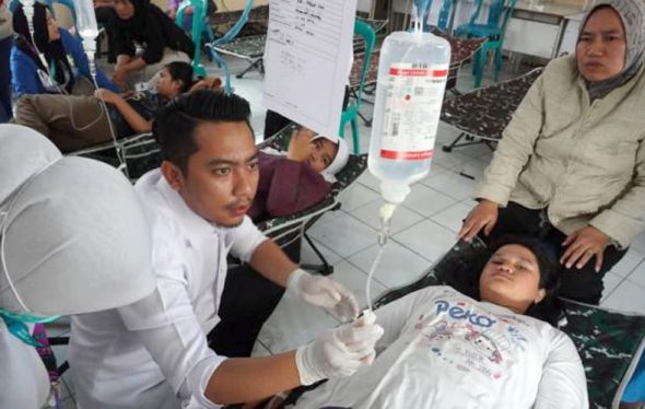 Korban keracunan MBG mendapatkan penanganan medis