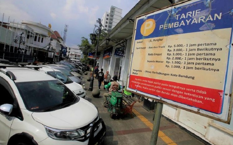 Parkir liar di Kota Bandung