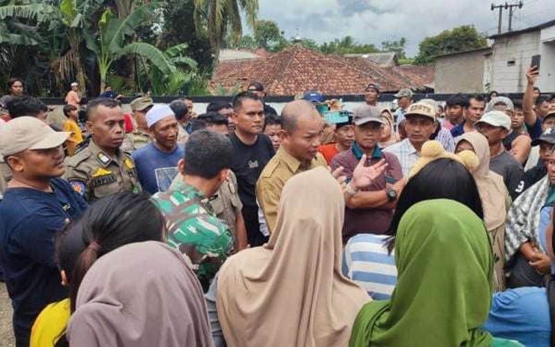 Demo warga Cipinang