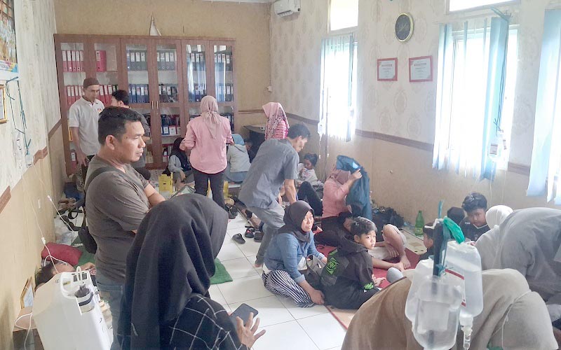 Siswa yang mengalami keracunan MBG