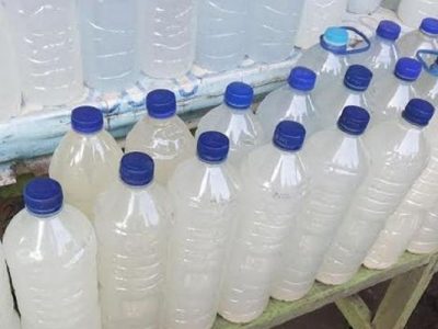 Ilustrasi minuman keras jenis tuak