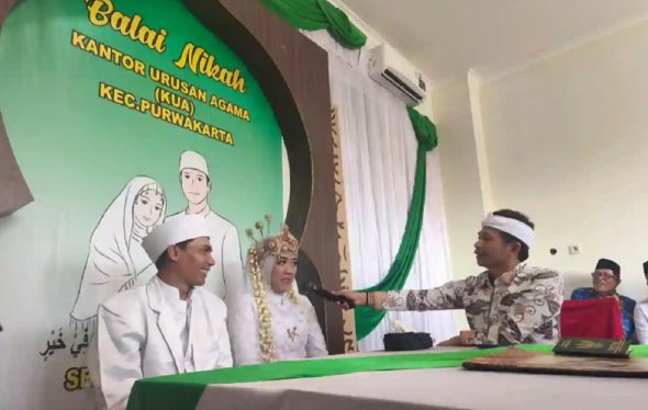 Nikah hemat di KUA Purwakarta
