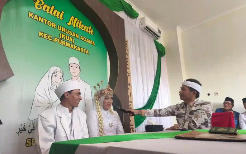 Nikah hemat di KUA Purwakarta