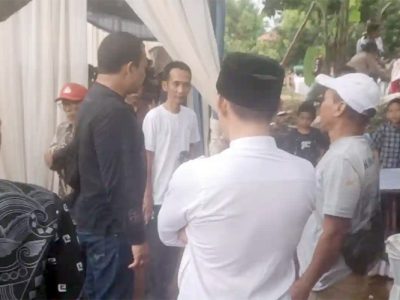 Petugas kepolisian saat mengamankan lokasi kejadian