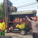 Kru sisingaan kesetrum listrik